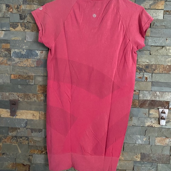 Lululemon short sleeve - Picture 2 of 4